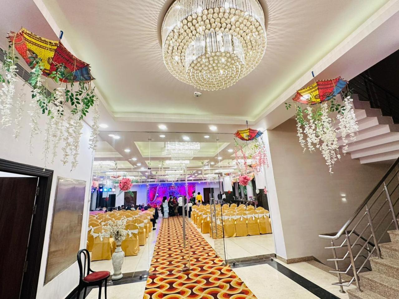 Grand Pearl Hotel & Banquet 러크나우 외부 사진