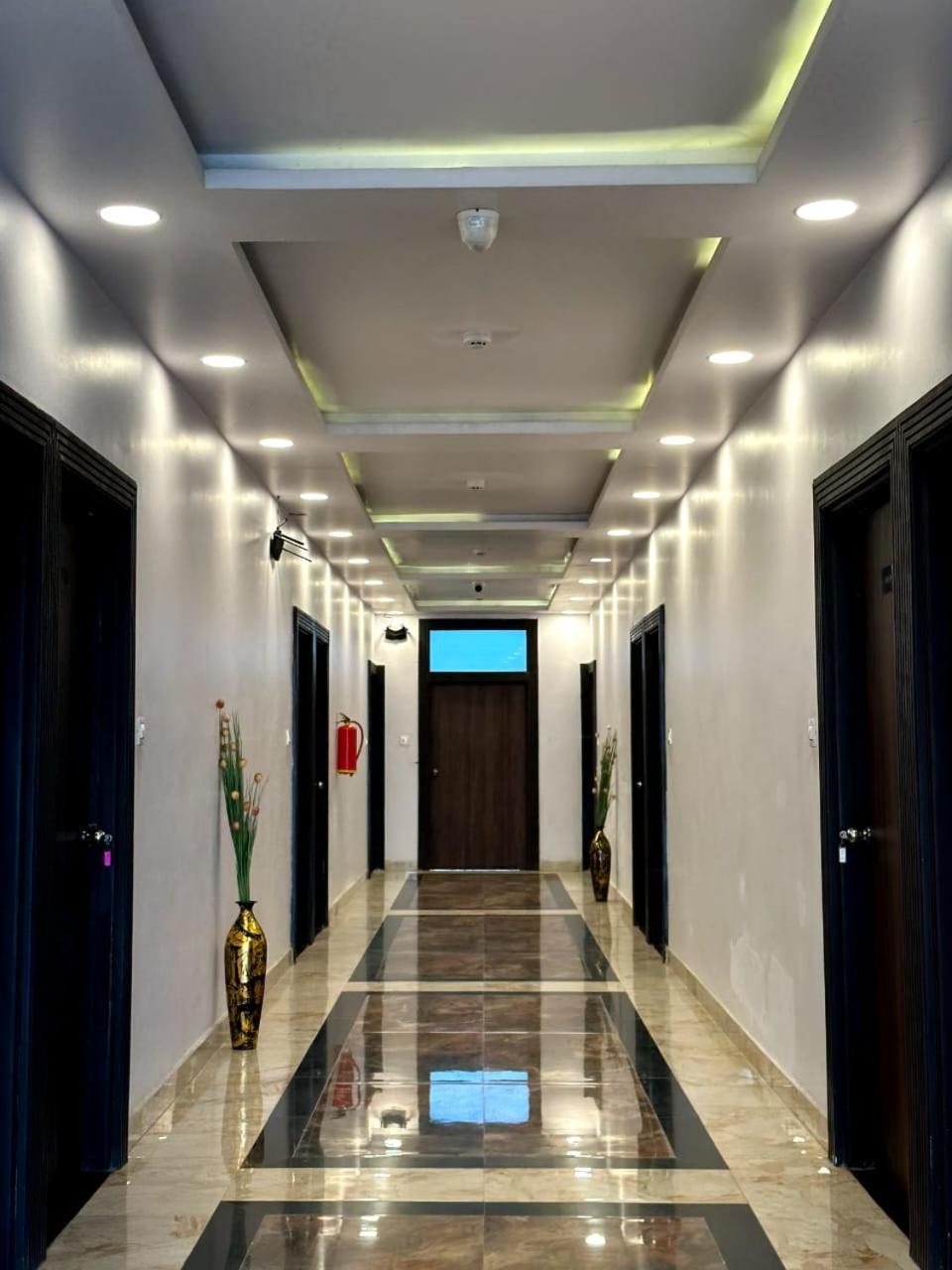Grand Pearl Hotel & Banquet 러크나우 외부 사진