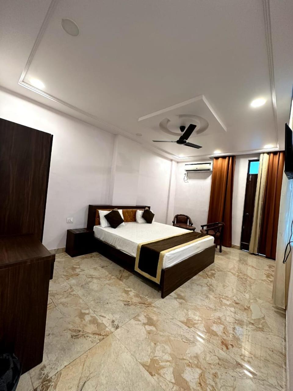 Grand Pearl Hotel & Banquet 러크나우 외부 사진