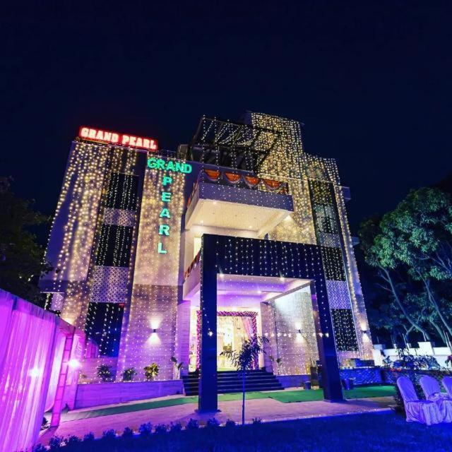 Grand Pearl Hotel & Banquet 러크나우 외부 사진